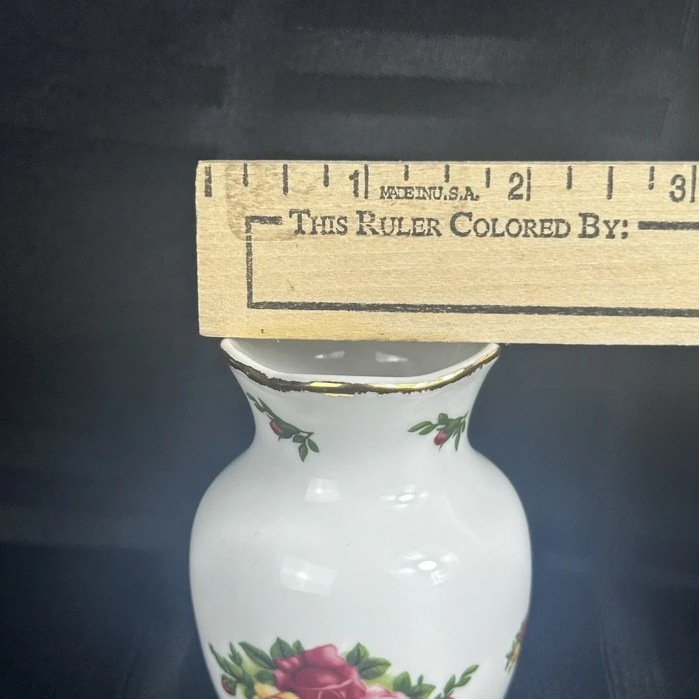 Royal Albert  Old Country Roses Small Bud Vase Mini Gold Trim